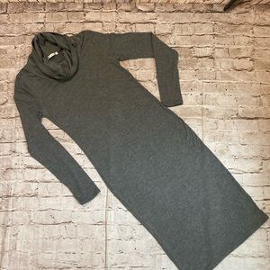 Heart & hips gray long sleeve Cowell neck midi dress size M.